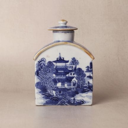 Boîte à thé bleue et blanche destinée à l'exportat