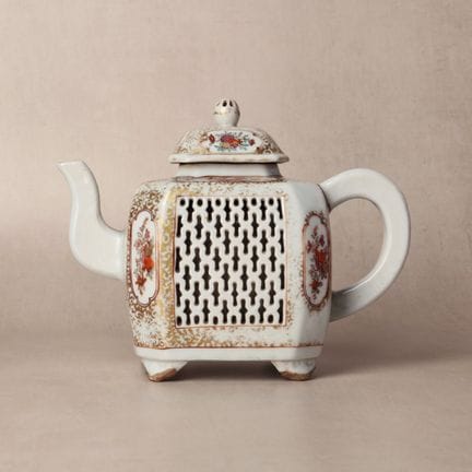 Théière et couvercle chinois de type « famille ros