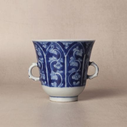 Una tazza cinese in porcellana blu e bianca, dinas
