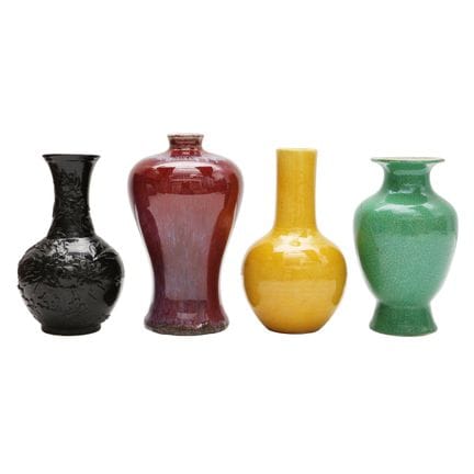 Quatre vases chinois à glaçure monochrome, dynasti
