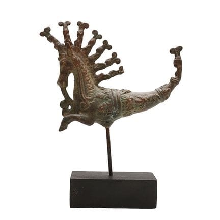 Un hippocampe rituel de Sumatra, dit « naga morsar