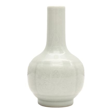 Petit vase chinois monochrome à glaçure blanche et