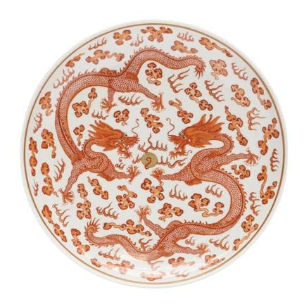 Plat chinois « aux dragons », de couleur rouge fer