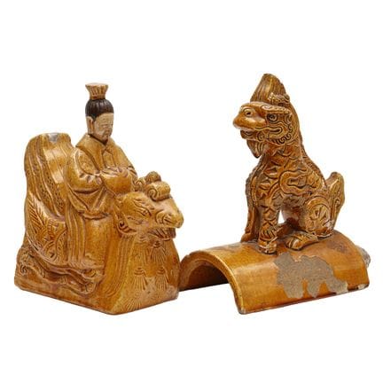 两件中国明/清代褐釉“瑞兽”瓦件
