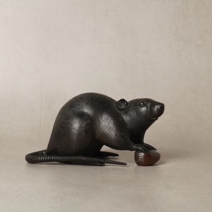 Okimono japonais en bronze représentant un « rat e