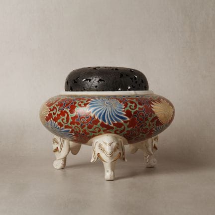 Encensoir « floral » de type koro « Gosu Satsuma »