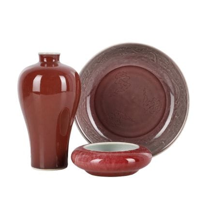 Trois pièces de céramique chinoise à glaçure rouge
