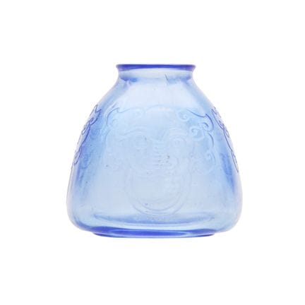 Jarra de agua china de cristal azul con motivos «t