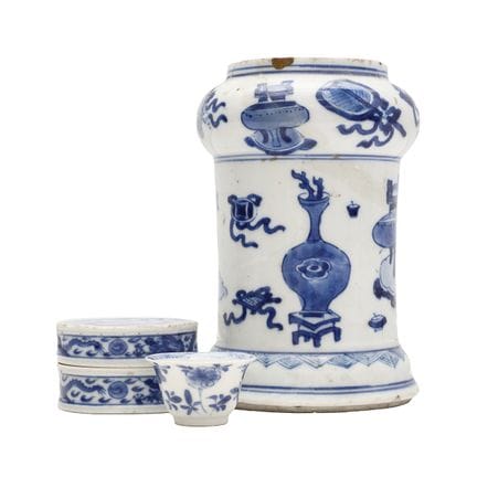Ensemble de trois pièces de céramique chinoise ble