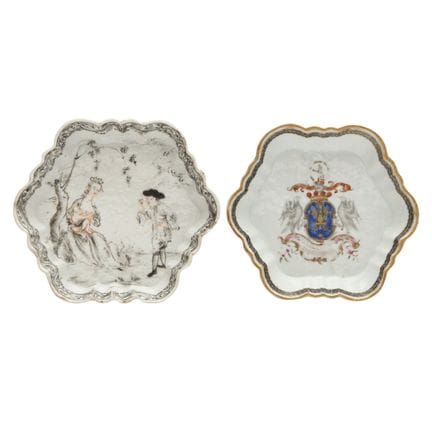 Une soucoupe chinoise ornée d'un blason et une sou