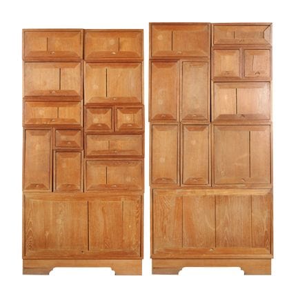 Un grande set di librerie cinesi in legno impilabi