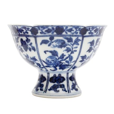 Bol chinois à pied haut, décoré de motifs végétaux