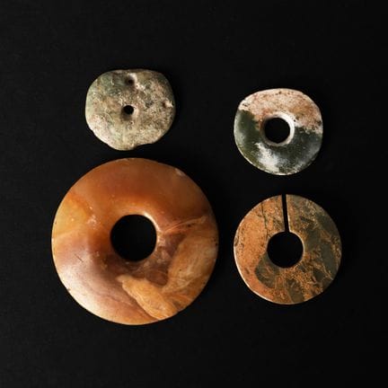 Ensemble de quatre disques de jade de style archaï