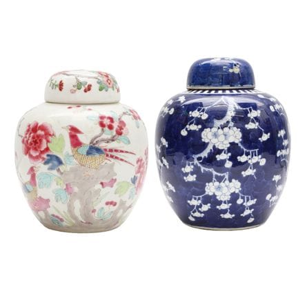 Deux jarres chinoises « à motifs floraux » avec le