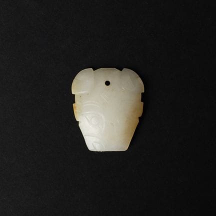 « Masque » chinois sculpté dans du jade de style a