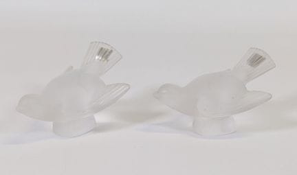 LALIQUE Francia, XX secolo, set di (2) passeri in 