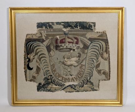 Antico rivestimento di seduta, raffigurante una co