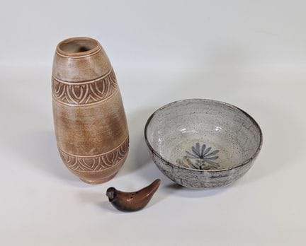 VALLAURIS, 1960 circa, vaso ovoidale su piedistall