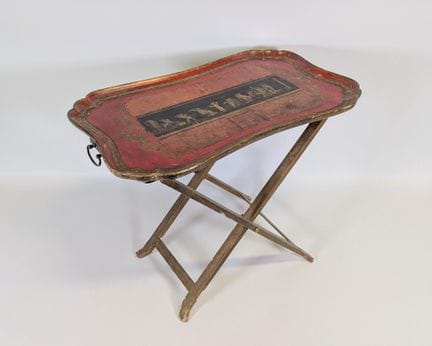 Tavolino pieghevole ausiliario,  in legno dorato, 