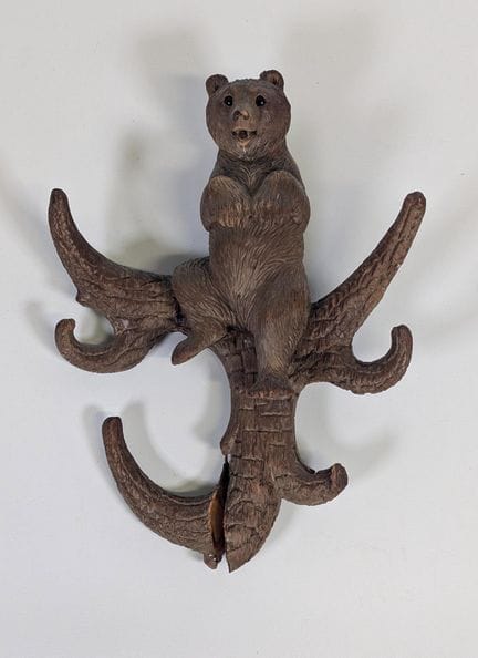 Appendiabiti da parete in legno naturale intagliat