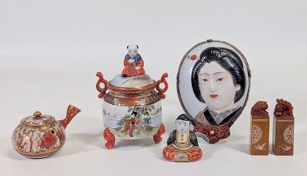 Conjunto de porcelana esmaltada y dorada de estilo