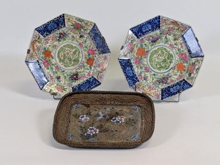 Par de platos octogonales de porcelana esmaltada p