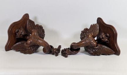 Coppia di mensole angolari da parete in legno natu