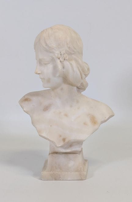 R.COLIVIAKI (?) intorno al 1900, scultura in marmo