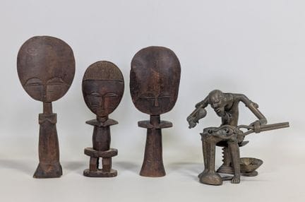 Lote «varia» compuesto por: (x1) escultura de bron