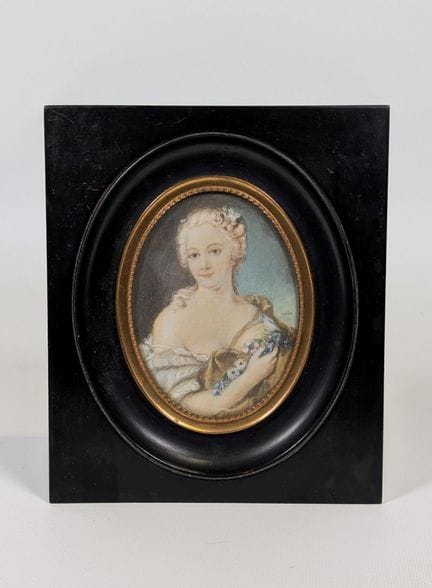 Gouache sur plaque d'os ovale, figurant une portra