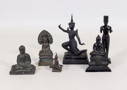 Lote de (x6) esculturas de bronce con pátina marró