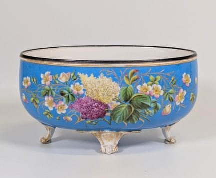 LIMOGES (?) XIX secolo, fioriera oblunga, su base 