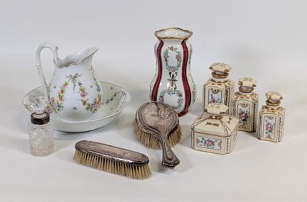 LIMOGES o COULEUVRE (?) XX secolo, set da toeletta
