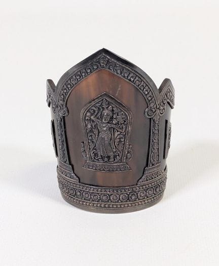 Brazalete rígido de cuerno marrón y plata cincelad