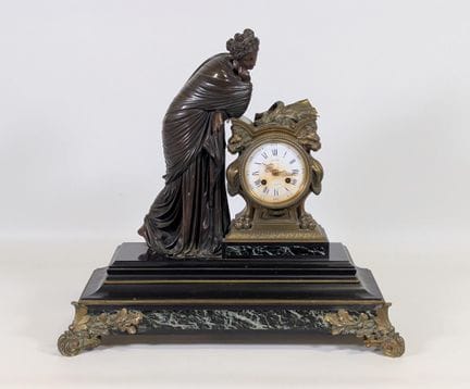 Orologio da tavolo con base in marmo, in bronzo ce