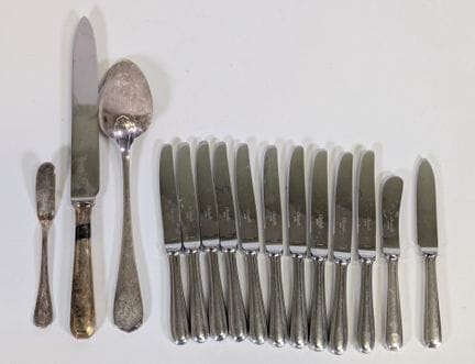CHRISTOFLE, suite de  (x11) couteaux à fromage en 