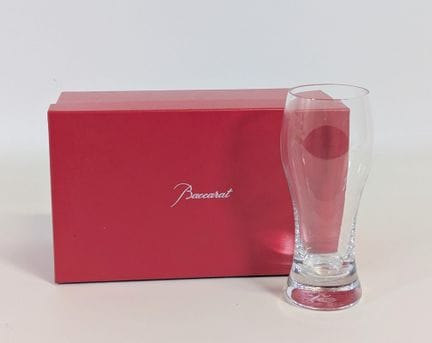 BACCARAT，水晶啤酒杯，底部带有圆形印记（高：17.5 厘米），附原装礼盒。