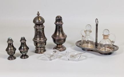 CHRISTOFLE, huilier vinaigrier modèle "filets",  e