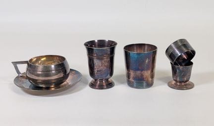 Lot "varia" de métal argenté, comprenant : (x1) ta