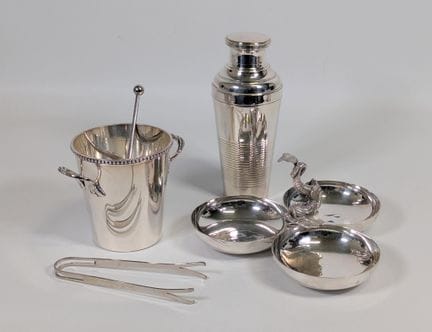 Lot "varia" comprenant : (x1) plat type "mendiant"