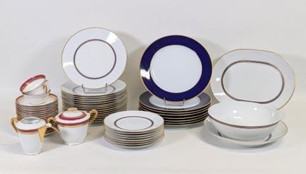 BERNARDAUD à LIMOGES, XXe, modèle "PALATINO", serv