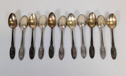 Suite de (x11) petites cuillères en argent poinçon