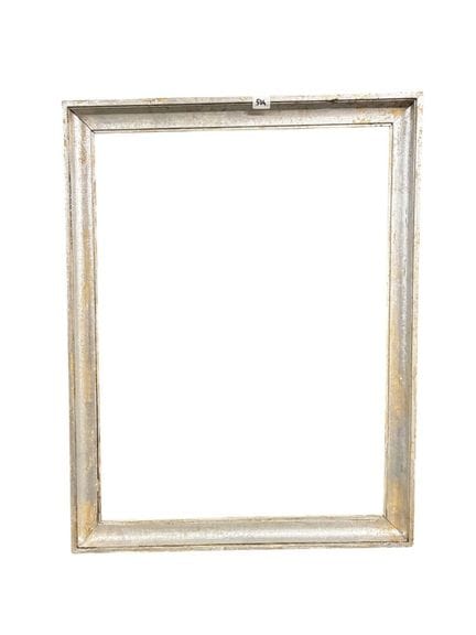Hohlprofil-Leiste mit silberfarbener Patina 
Um 19
