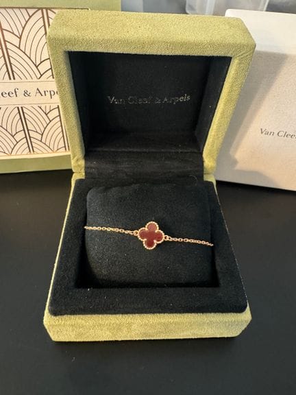 VAN CLEEF  ARPELS Yellow gold (750) bracelet, "Swe