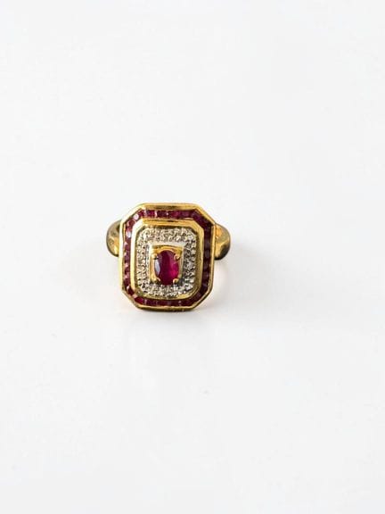 French jewelry from the mid-20th century
Rectangul
