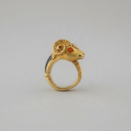 BELLIN Pierre and Jean 
750° yellow gold ram ring,