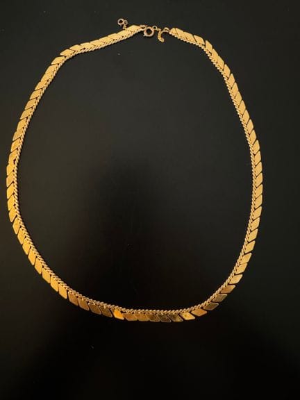 Modern French Design
Flexible champagne-colored (.