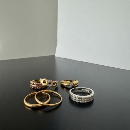 750° gold set including:
Two yellow gold wedding b