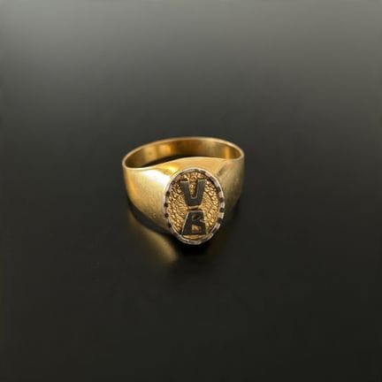 750° yellow gold signet ring marked "VB"
Weight: 3