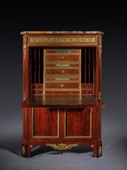 Secrétaire à abattant en acajou et bronze doré, ou